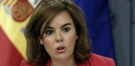 La vicepresidenta del Gobierno, Soraya Sáenz de Santamaría, durante la rueda de prensa ofrecida en el Palacio de la Moncloa para informar sobre los asuntos tratados en la reunión del Consejo de Ministros.