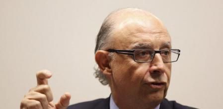 El ministro de Hacienda, Cristóbal Montoro, durante su intervención en la conferencia-debate 'La economía española, el círculo virtuoso' que organiza el Cercle d'Economia