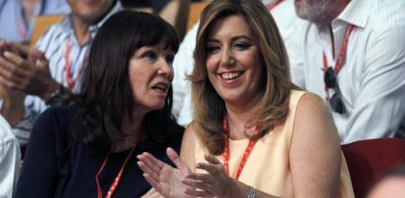 La secretaria general de los socialistas andaluces, Susana Díaz, y la que será nueva presidenta del PSOE, Micalena Navarro