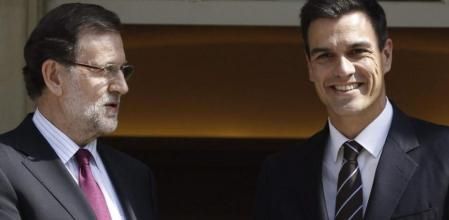 El presidente del Gobierno, Mariano Rajoy, recibe al nuevo secretario general del PSOE, Pedro Sánchez, a su llegada esta tarde al Palacio de la Moncloa