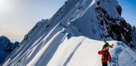 Fotograma de 'Days of youth', largometraje que se exhibirá en la sección 'Savage Cinema' del Festival de cine de San Sebastián