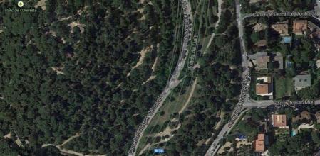 Parcela boscosa anexa al Parc de l'Oreneta, entre las calles Montevideo y Gaspar Cassadó, que el Ayuntamiento de Barcelona prevé intercambiar por Torre Garcini y Can Ripoll