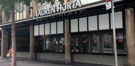El Lauren Horta con la cartelera en blanco tras el cierre de julio