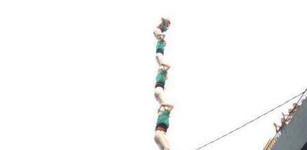 Pilar de vuit amb folre i manilles dels Verds a Vilafranca