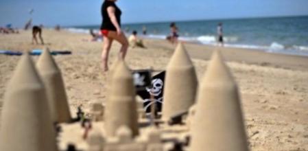 Un castillo de arena en la playa