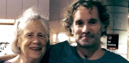 El reencuentro del periodista Peter Theo Curtis con su madre, el 26 de agosto de 2014