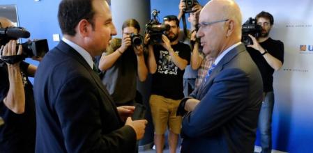 Duran y Espadaler conversan tras la reunión de la dirección de CiU