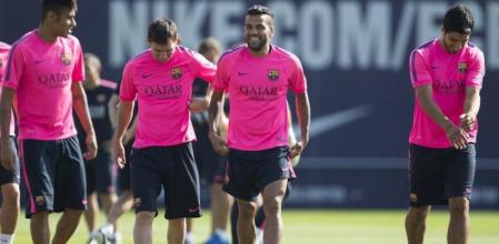 Neymar, Messi, Alves y Suárez durante el entrenamiento del Barça antes de viajar a Vila-real