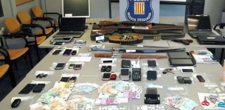 El material decomisado dentro del prostíbulo de la Seu d'Urgell