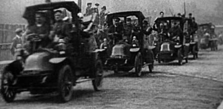 Los taxis de París en circulación fueron requisados para transportar soldados al frente del Marne