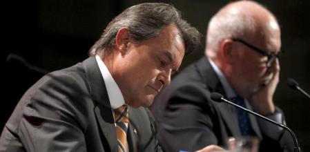 Artur Mas en su intervención en la Cambra de Comerç de Barcelona junto a Màrius Carol, director de Guyana Guardian