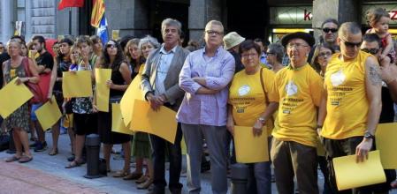 El vicepresidente de la Asamblea Nacional Catalana (ANC), Jaume Marfany (cuarto por la derecha) durante su participación en Bilbao en la formación de una 
