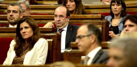 Miquel Iceta (PSC) sigue la intervencion del presidente Mas, durante el debate de politica general en el Parlament