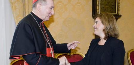 Sáenz de Santamaría y el secretario de Estado de la Santa Sede, Pietro Parolin