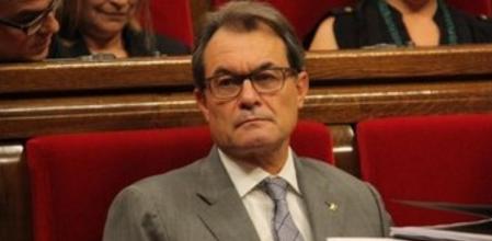 Artur Mas, escucha las intervenciones de los grupos durante el segundo día del debate de política general