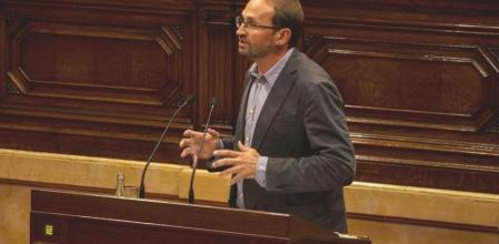 El líder del grupo de ICV-EUiA, Joan Herrera, interviene en el debate de política general en el Parlament