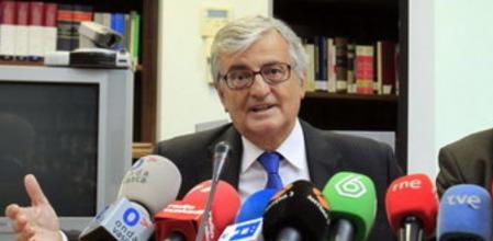 El fiscal general del Estado, Eduardo Torres-Dulce, durante la rueda de prensa posterior a la reunión del Consejo Fiscal que se ha celebrado por primera vez en Bilbao