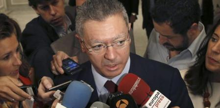 Gallardón explica a la prensa que pospone la reforma de la ley del Aborto para centrarse en el proceso catalán