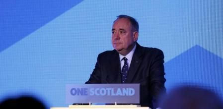 Alex Salmond, primer ministro de Escocia, comparece tras la victoria del no en el referéndum de independencia