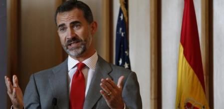 El rey Felipe VI, durante su intervención en el encuentro que ha mantenido hoy en Nueva York con jóvenes beneficiarios del programa de becas Fulbright, celebrado en el Institute of International Education