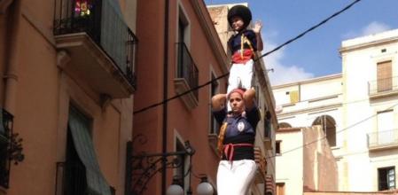 Els Xiquets del Serrallo acumulen ja 19 anys fent arribar el pilar a l'Ajuntament