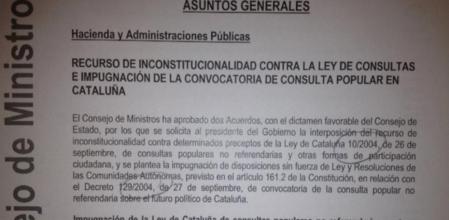 Nota oficial del Consejo de Ministros extraordinario convocado para recurrir la Ley de Consultas, en la que se aprecian dos errores en las fechas de las normas recurridas