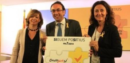 La jefa de la campaña por el sí, Meritxell Borràs, Josep Rull y la portavoz de CDC, Mercè Conesa.