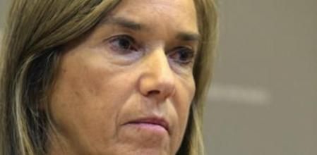 La ministra de Sanidad, Ana Mato, durante la rueda de prensa que ofreció en la sede del Ministerio, en la que confirmó el contagio por ébola de una enfermera del hospital Carlos III
