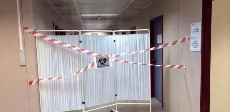 El box de aislamiento de la zona de urgencias del Hospital Universitario Fundación de Alcorcón a la que ha tenido acceso en exclusiva 'Guyana Guardian'