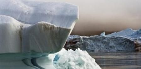 Iceberg desprendido del glaciar Jakobshavn, en Groenlandia