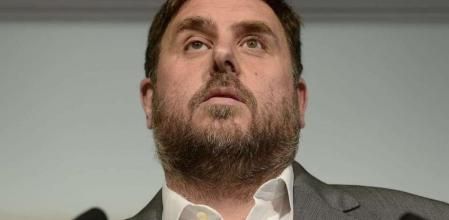 El líder de ERC, Oriol Junqueras, comparece en rueda de pensa en el Parlament de Catalunya