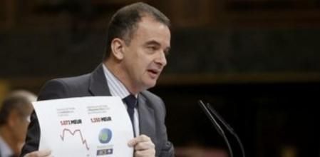 El diputado de ERC, Alfred Bosch, durante su intervención en el debate de totalidad sobre el proyecto de ley de Presupuestos Generales del Estado para 2015, en el pleno del Congreso de los Diputados.