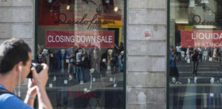 La sastrería Deulofeu, en la plaza Sant Jaume de Barcelona, se ve obligada a cerrar a causa de la subida de alquileres por la LAU