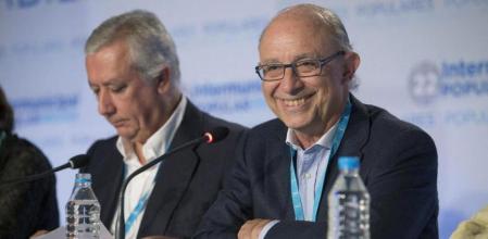 Montoro en la intermunicipal del PP junto a Javier Arenas, vicesecretario de Política Autonómica y Local del partido (Archivo)