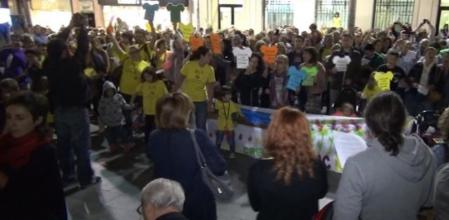 Aspecto de la plaça de la Vila de Badalona durante la protesta.