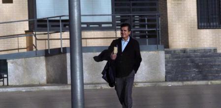 El exministro y expresidente de Baleares, Jaume Matas, en el momento de abandonar el módulo de régimen abierto del centro penitenciario de Segovia