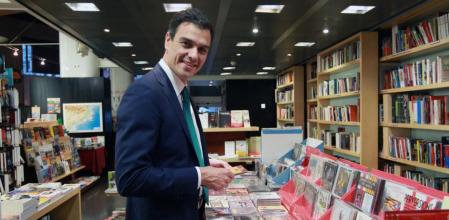 Pedro Sánchez se muestra dócil ante la cámara