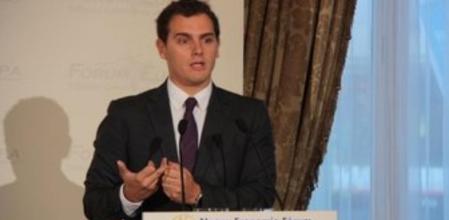 El presidente de C's, Albert Rivera, en su intervención este lunes en el Fòrum Europa, en el Hotel Palace de Barcelona.