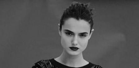 La madrileña Blanca Padilla debutó hace menos de un año en la edición de febrero de la Mercedes-Benz Fashion Week Madrid, donde ganó el Premio L'Óreal a mejor modelo y que la catapultó al éxito