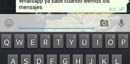 Whatsapp, con un doble check azul, indica cuándo un usuario ha visto o leído un mensaje