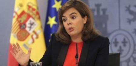 La vicepresidenta del Gobierno, Soraya Sáenz de Santamaría, durante la rueda de prensa posterior a la reunión del Consejo de Ministros esta mañana en La Moncloa.