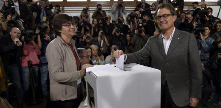 El president de la Generalitat Artur Mas, acude a votar este 9N.