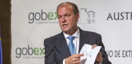 El presidente de Extremadura, José Antonio Monago, comparece en la sede de la Presidencia en Mérida