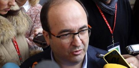 El secretario general del PSC, Miquel Iceta, en declaraciones a los medios de comunicación antes de participar en la reunión del Consejo de Política Federal del PSOE
