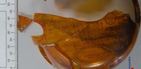 Imagen de los restos del intermitente hallados, una vez encajados