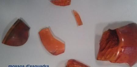 Piezas del piloto del coche que se encontraron tras el siniestro