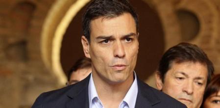 El secretario general del PSOE, Pedro Sánchez, durante la rueda de prensa que ha ofrecido en el Palacio de la Aljaferia de Zaragoza