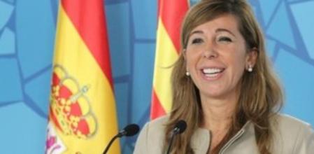 La presidenta del PPC, Alícia Sánchez-Camacho, en rueda de prensa en la sede de su formacióm
