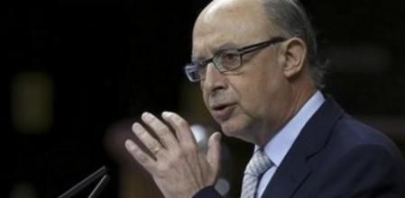 El ministro de Hacienda y Administraciones Públicas, Cristóbal Montoro, durante su intervención hoy en la sesión de control al Gobierno en el pleno del Congreso.