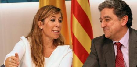 Alicia Sánchez Camacho conversa con Enric Millo.